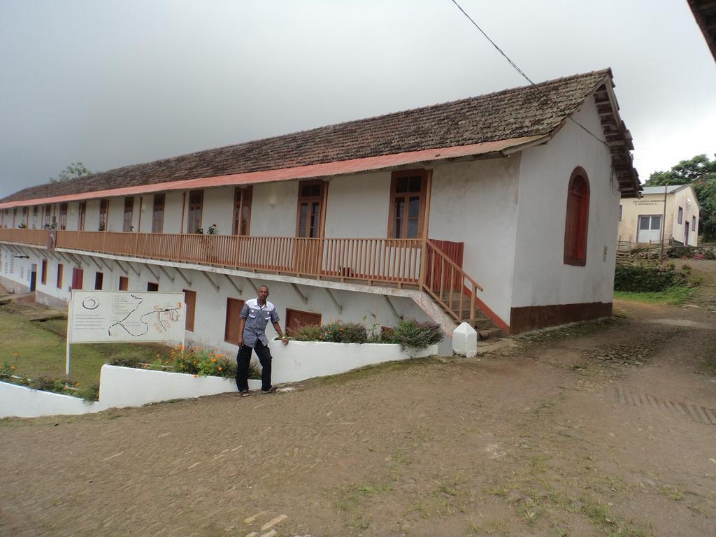 Jardim Botanico Me-Zochi Hotel Sao Tome Exterior photo